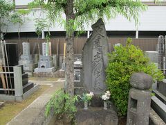 法身寺三代目古今亭志ん生の墓　明治・大正時代の東京の落語家、筆者が知る志ん生は五代目（三代目の孫弟子で、馬生や志ん朝の父）で、現在は空席になっている