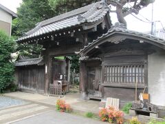 幸国寺山門　江戸幕府御三卿の田安家屋敷門を移設した棟門の山門