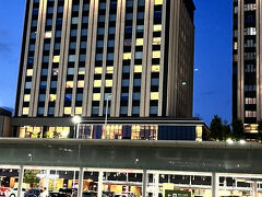 ハイアットセントリックに２泊
一休で５万円ちょうど。
金沢駅西口の駅近でとても便利です。
午前中に到着しましたが、空室があるためチェックインできました。
少しの休憩と、電話で夕食の予約、吉はし菓子店に和菓子の予約。
