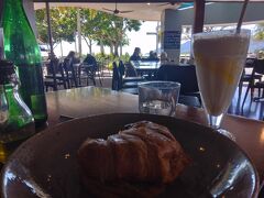 13:30のスロットでポートダグラスシャトルバスを予約したのでそれまでランチ

