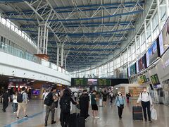 長ーい乗り継ぎ通路をいくつか歩きソウル駅へ。ここも初めて来た。1人だったら完全に迷子になってる