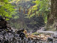 高千穂峡を歩き、さらに天安河原まで歩いてクタクタでしたが、来て良かったです。パワー貰いました!!

天安河原を後にして宮崎市方面に向かうべく長距離ドライブ