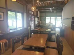 名古屋から車で大津着。
まずは旧竹林院横の大杉茶屋でお昼ごはん。