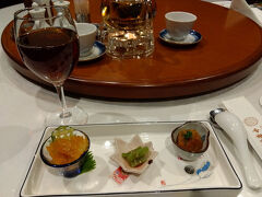 まずは横浜中華街でランチ。