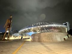 まだまだ夜はこれから！
眠らない街東大門にやってきました！