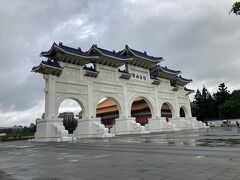 大中至正門 / 自由広場門
