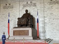蒋介石の像