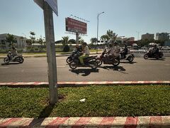 ダナン到着。お迎えの車でホテルに向かいます。