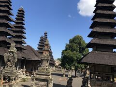 タマン　ユアン寺院。
とても静かで落ち着いた雰囲気でしたが、ガイドさん曰く一般的な観光ルートでは午前中にこちらに来てからタナロットに行くのでこの時間はたまたま空いているだけとの事で、ラッキーでした。
この後、ジャティルウィのライステラスを見に行ってからウブドのホテルまで送って頂きました。