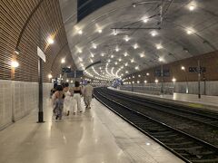 ステキなヨットを横目にモナコ駅へ。
Uberはニースには行ってもらえないし、タクシーなら1時間以上。結局電車で帰ることに。ここがリッチになり切れないところ笑。