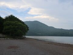 湖のほとり、素敵なところにありました。

くねくねとした山道の上り下り、バスの運転手さん安全運転ありがとうございました、感謝です。