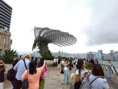 アベニュー オブ スターズ (星光大道)。