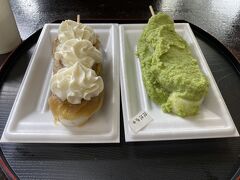 寄り道してデザート
お豆腐やさんのだんご
ここも長蛇の列だがオペレーションがよくサクサク進む
種類が豊富で、くるみと迷った結果の芋ポーネ
ミーハーな夫はだだちゃずんだん
できれば他のも食べたかった
貧弱な胃袋を呪う
