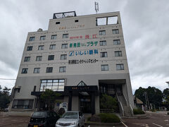夕方まで競馬をしていたため、この日も新潟市の隣町新発田市のビジネスホテルに一泊します。
駅前だったので電車でも便利な感じです。