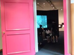 高岡市美術館の2階にあります。
入口だけ撮影可だったので撮ってみました。
中では藤子・Ｆ・不二雄の生原稿だったり、ドラえもんの映像が見られたりしました。