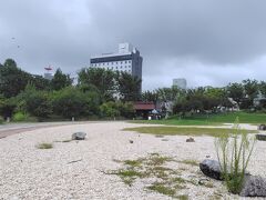 公園を散策します。