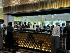 20年ぶりに泊まったけど、ロビーの感じ、随分変わったね…。