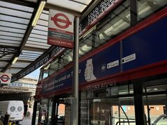 終着停留所のWaterloo駅まで来ました。