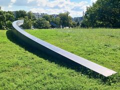 The Broken Line monument。

１９９４年に起きた、タリン発ストックホルム行きのエストニア号の沈没を慰霊するためのモニュメントです。