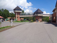 道の駅草津運動茶屋公園．お盆休みのため駐車場はほぼ満杯でした．