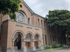 旧台北帝国大学の図書館が校史館として利用されています
大学の歴史を学びます