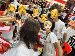 　高校の同級生に、ご主人がある大手旅行代理店の現地法人で2019年秋から勤務となり、3年近くご夫婦でクアラルンプールに滞在されていた人がいます。

　2020年夏に高校の仲良し同級生たちがご夫妻に会いに行く計画を立てていたのに実現しなかったので、みんなが高齢者の仲間入りをするこのタイミングでご主人がみんなの希望を聴きながらリベンジツアーを企画してあぐたたようです。わたしは別行程で旅をしていますが、連絡を取り合ってこの日ジャランアローの中華料理店で開かれた夕食会に合流しました。

　と言っても、2022年にご夫妻が帰国されてからわたしたちは半年に一度くらいのペースで東京や地元大分で食事会を開いているんですけどね。まあ、それくらいみんな仲良しです。
　
　
