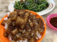 魯肉飯と地瓜菜

2日目終了