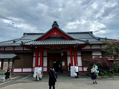 前泊地である長岡から列車を2本乗り継ぎ弥彦に着いたのは13：47