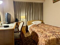 弟曰くこの日はフジロックの関係で宿泊施設がほぼ無しとのこと
荷解きをして出掛けます。

ホテルニューグリーンプラザ
https://www.newgreen.co.jp/plaza