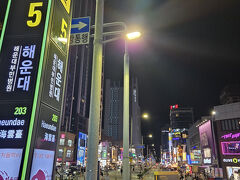 途中に噴水のショーをやっている所もあり
両サイドはお店が連なっており見ているだけで楽しいビーチリゾートでした。