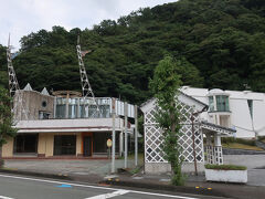 伊豆の長八美術館の前のバス停から東海バスに乗って移動します。