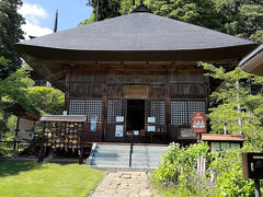 山道を超えて、ひたすら自転車をこいで、30分くらい進むと、目的地の大法寺が見えます。