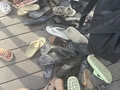 で、サヌールに戻ったらこれ。

自分のサンダルが見つかんない！って思ってたら、知らぬ人が持って行っておりまして。これワシのやでーて主張して取り返しました。

まぁこれも想定内ですけど。