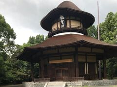 上野城公園内を駆け足で巡りました。
こちらは俳聖殿。