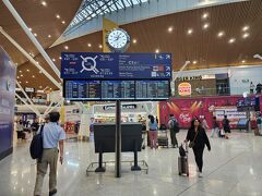 2時間後の航空機だと表示されてなくて。
この表示が変わるのが遅くて、ゲート確認にじーーーっと待つ。
