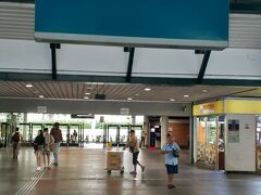 12:40
競馬場があるKranji駅までMRTで移動。
2回ほど乗換をし1時間ほどかかった。