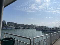 ずらっと船が並んでます。