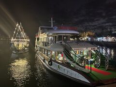 トゥアンチャウ港に着く頃にはもう真っ暗になっていました。