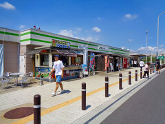 朝早めに自宅を出て圏央道から関越自動車道に入ります。

さすがにお盆休みの渋滞は解消しておりほぼ制限速度で走れました。

昼食は駒寄PAで。
