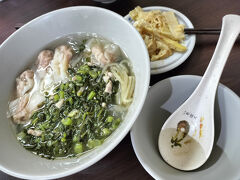 130元。

付け合わせの小皿はタケノコの炒め物40元。ピリ辛で美味かった。