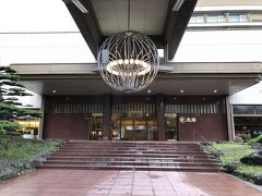 さて本日のお宿は芦ノ牧温泉ホテル丸蜂です。大内宿から車で20分位。芦ノ牧温泉に泊まるのは初めてです。