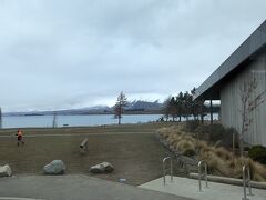 帰りもテカポの建物前で一旦乗客の乗降を行い