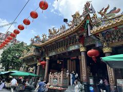 　I'm brousing around Zhongshan and Shuanglian. 