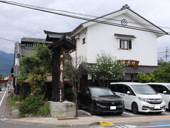 12時を回りさすがに妻も二日酔いから回復し、蕎麦なら食べれるというのでこちらのお店で昼食

穂高駅近くの民芸そば処一休庵