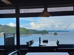 少し待って席に案内されました。
おー！凄い絶景！！