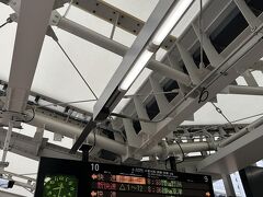 大阪駅です
まずは草津行きの新快速に乗ります