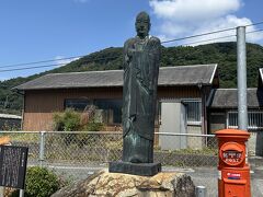 駅前にあった霊仙三蔵立像