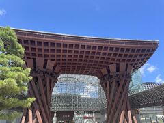 「鼓門」は、金沢駅のシンボル。