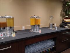 長かった8日間ツアーも7日目。ディスティンクションロトルアの朝食バイキング。