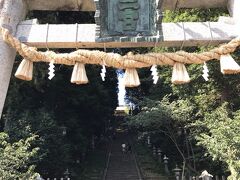 レンタカーあってよかった！
塩竈へ移動。
鹽竈神社の本殿は長い石段の先。やはりここは表参道から。
けっこうしんどい。
